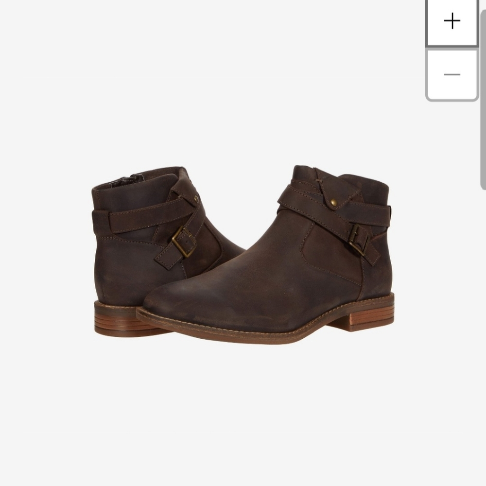Clarks Camzin Dime size 11m color brown. Never used